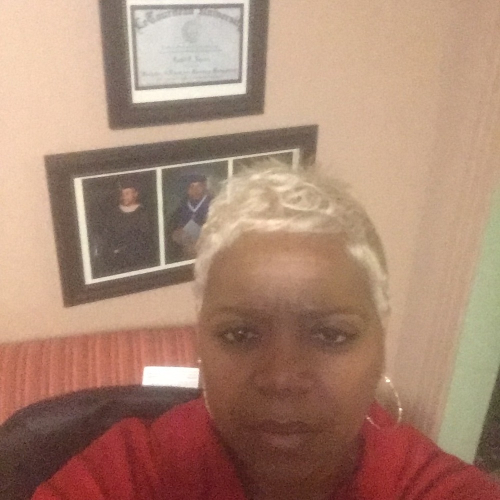 Meet your Posher, Glenda